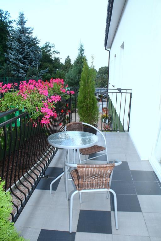 Zajazd U Sosny Torzym Exterior foto